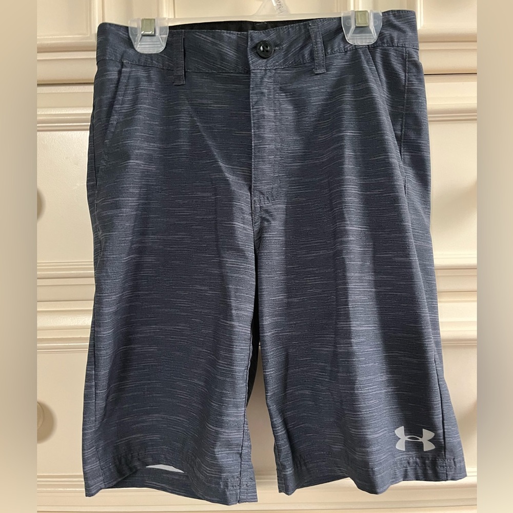 Boys Size 12 Under Armour Golf Shortd